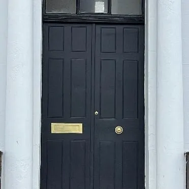 18 Wellington Square