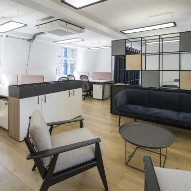 Lloyd's Avenue House
6 Lloyd's Avenue